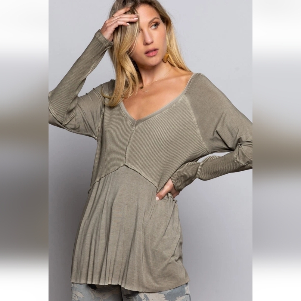 POL Mineral Wash Ribbed Long Sleeve V-Neck neck Top Moss green Size L